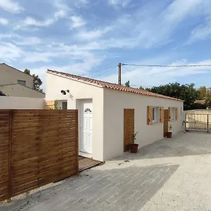 Paisible Maisonnette à Sur La Sorgue Appartement
